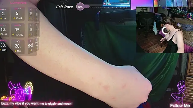 Snapshot of Faye_Wilde chatting on 29, 10, 2025 Faye Wilde online show from 29, 10, 2025