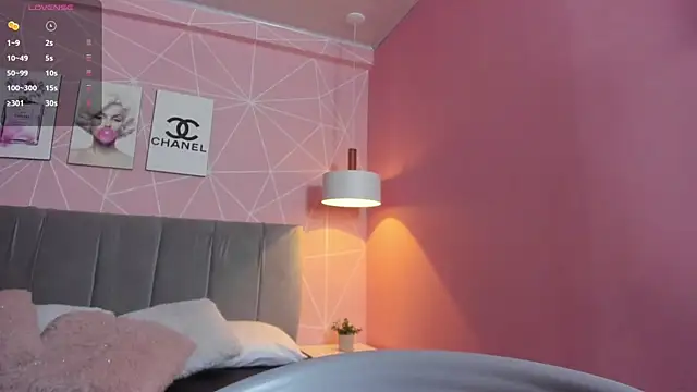 dolly zoe online show from 28, 11, 2025