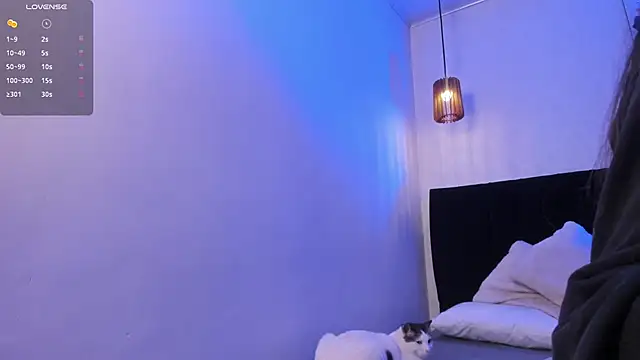 dolly zoe online show from 21, 4, 2026