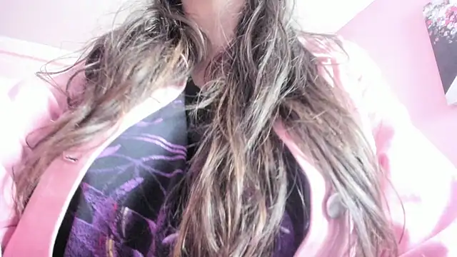 dolly zoe online show from 20, 10, 2025