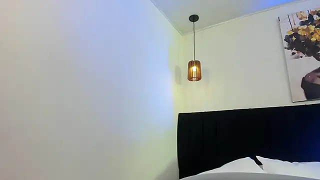 dolly zoe online show from 14, 4, 2026