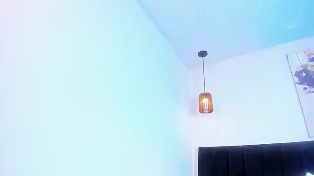 dolly zoe online show from 20, 4, 2026