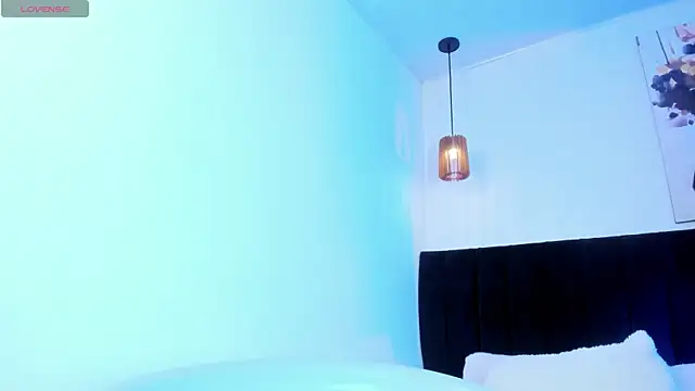 dolly zoe online show from 6, 4, 2026