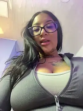 Snapshot of ayshel__ chatting on 22, 10, 2025 ayshel online show from 22, 10, 2025