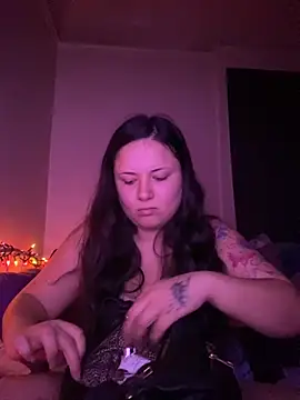 Snapshot of xocrybaby chatting on 12, 11, 2025 xocrybaby online show from 12, 11, 2025