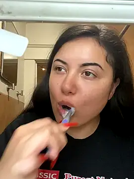 Snapshot of xocrybaby chatting on 22, 10, 2025 xocrybaby online show from 22, 10, 2025