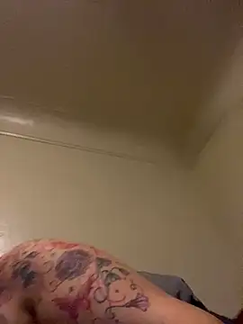 Snapshot of xocrybaby chatting on 29, 11, 2025 xocrybaby online show from 29, 11, 2025