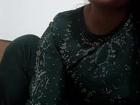 Snapshot of shekira99 chatting on 13, 10, 2025 shekira99 online show from 13, 10, 2025