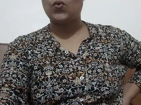 Snapshot of shekira99 chatting on 5, 11, 2025 shekira99 online show from 5, 11, 2025