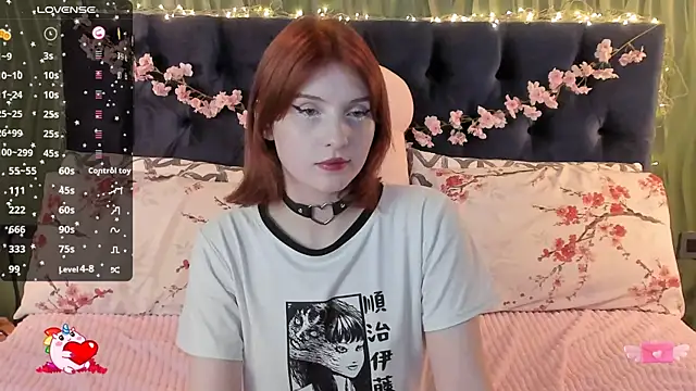 Snapshot of AliceLanley chatting on 27, 9, 2025 AliceLanley online show from 27, 9, 2025