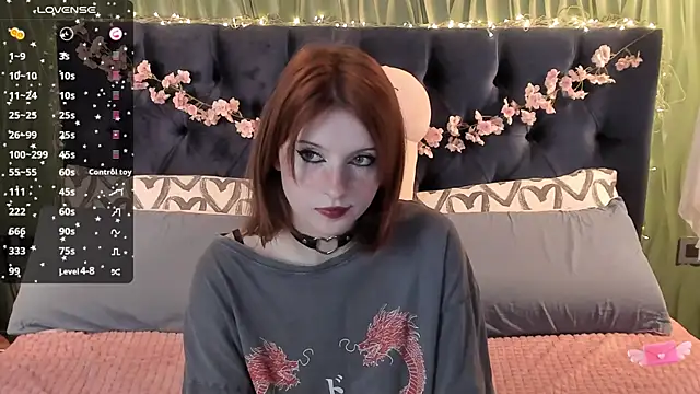 Snapshot of AliceLanley chatting on 10, 10, 2025 AliceLanley online show from 10, 10, 2025