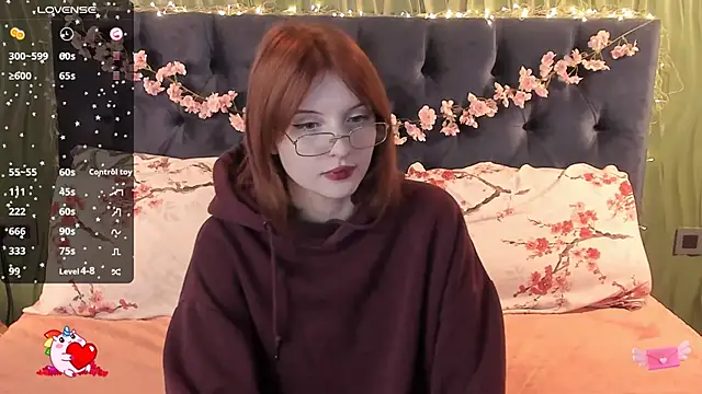 Snapshot of AliceLanley chatting on 1, 10, 2025 AliceLanley online show from 1, 10, 2025