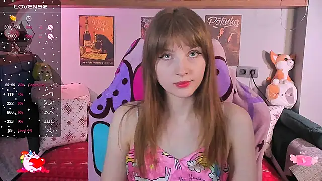 Snapshot of AliceLanley chatting on 8, 12, 2024 AliceLanley online show from 8, 12, 2024