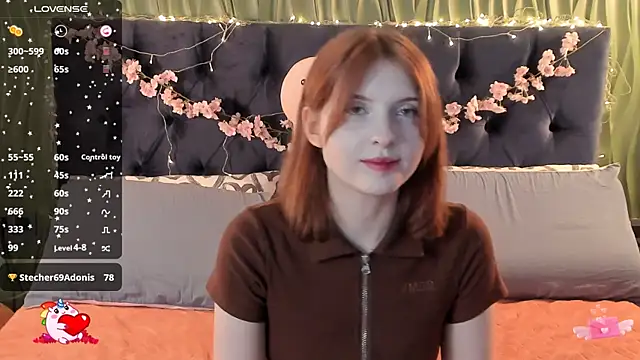 Snapshot of AliceLanley chatting on 23, 11, 2025 AliceLanley online show from 23, 11, 2025