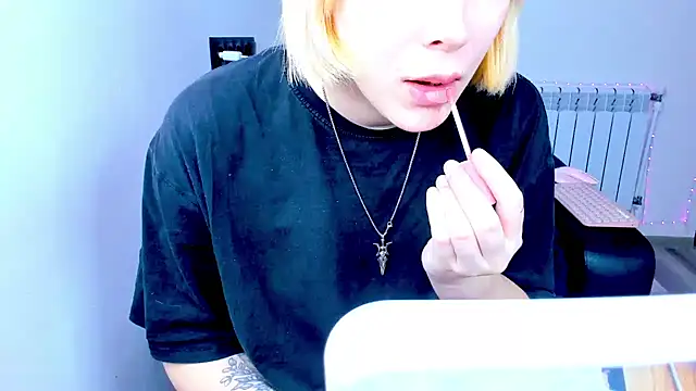 dollmore online show from 24, 10, 2025