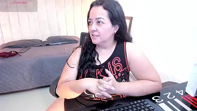 lucia vonne  online show from 28, 2, 2026