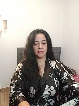 Snapshot of lucia_vonne_ chatting on 15, 6, 2026 lucia vonne online show from 15, 6, 2026