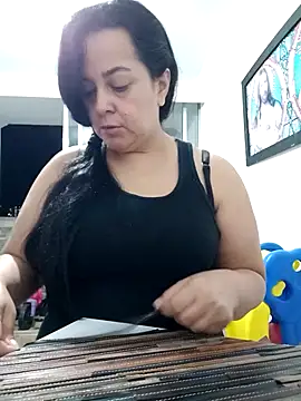 Snapshot of lucia_vonne_ chatting on 16, 9, 2025 lucia vonne online show from 16, 9, 2025