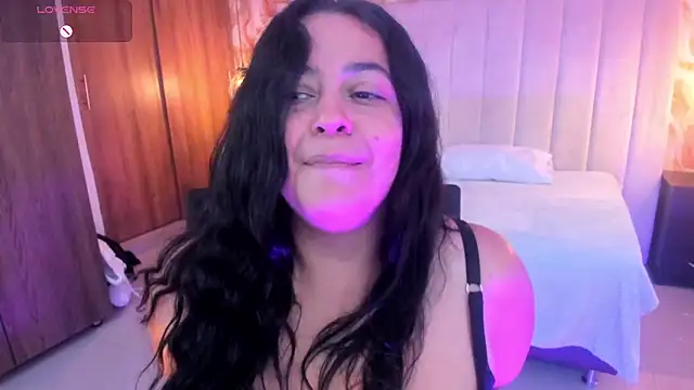lucia vonne  online show from 8, 5, 2026