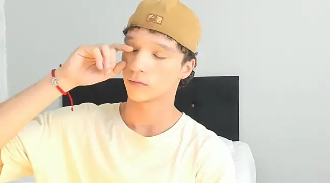 Snapshot of angelcortes chatting on 25, 2, 2025 angelcortes online show from 25, 2, 2025