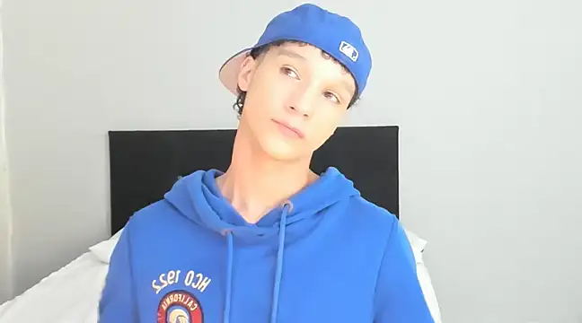 Snapshot of angelcortes chatting on 4, 3, 2025 angelcortes online show from 4, 3, 2025