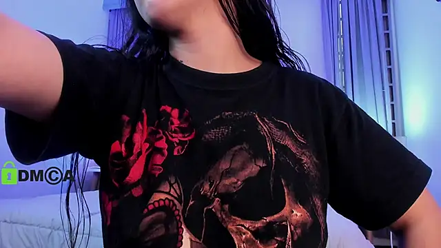 CoralineRicce  online show from 15, 10, 2025