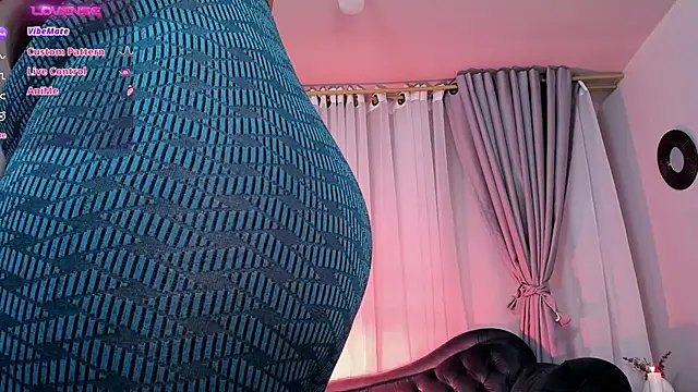 CoralineRicce  online show from 12, 11, 2025