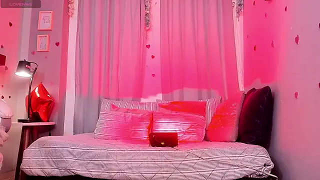 CoralineRicce  online show from 18, 3, 2025