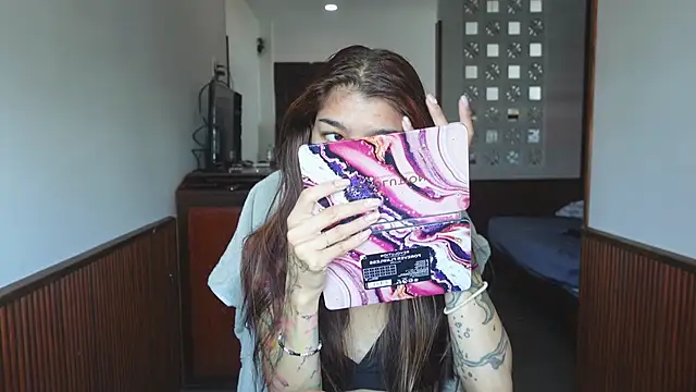 vinkitinkii online show from 2, 4, 2026