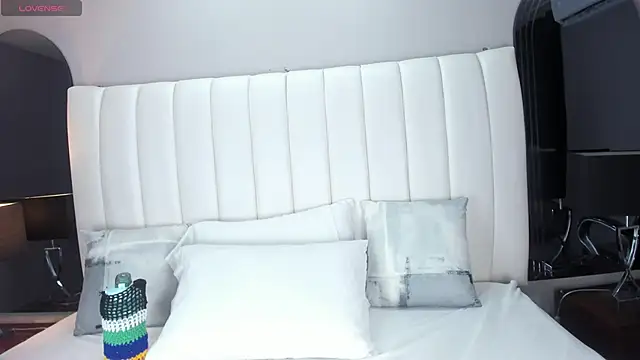 MelanieKlaus online show from 8, 2, 2025