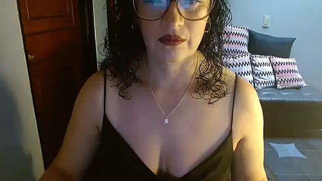 MATURETOPASIO online show from 18, 4, 2026