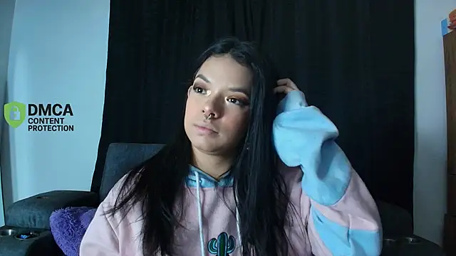 yungelitamor  online show from 13, 5, 2026