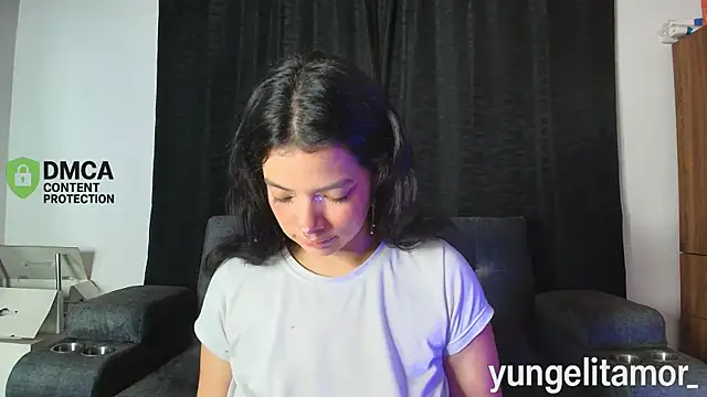 yungelitamor  online show from 28, 9, 2025