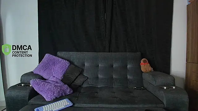 yungelitamor  online show from 20, 4, 2026