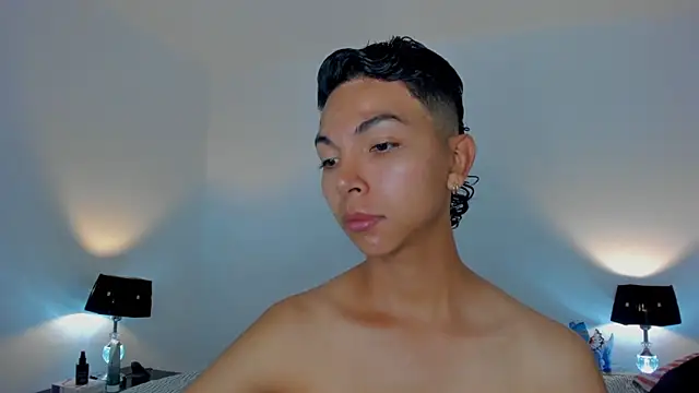 xhenisa  online show from 10, 3, 2026