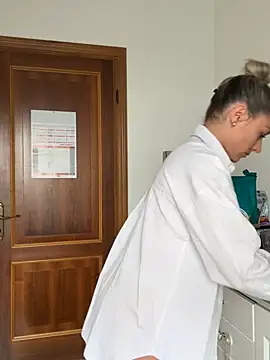 petrouchkaaa  online show from 5, 2, 2026