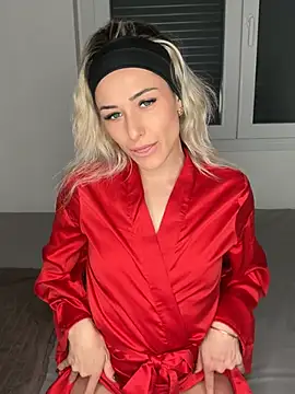 Snapshot of petrouchkaaa_ chatting on 2, 3, 2025 petrouchkaaa online show from 2, 3, 2025