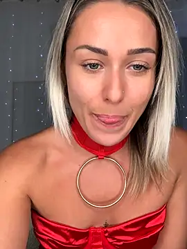 Snapshot of petrouchkaaa_ chatting on 17, 10, 2025 petrouchkaaa online show from 17, 10, 2025