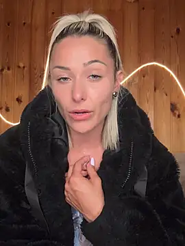 petrouchkaaa  online show from 16, 4, 2026