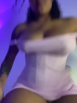 charlotteeruss online show from 2, 12, 2025