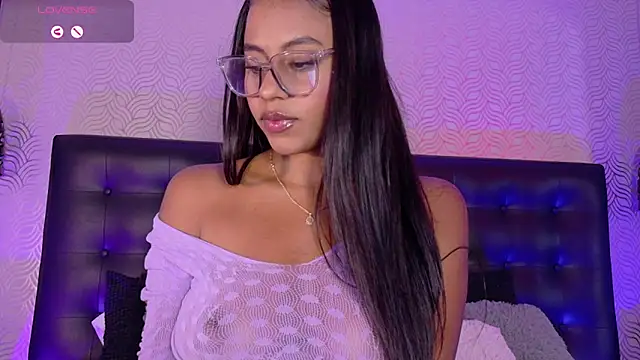 Snapshot of charlotteeruss chatting on 5, 3, 2025 charlotteeruss online show from 5, 3, 2025