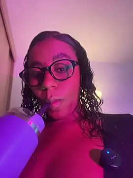 Snapshot of charlotteeruss chatting on 9, 7, 2026 charlotteeruss online show from 9, 7, 2026