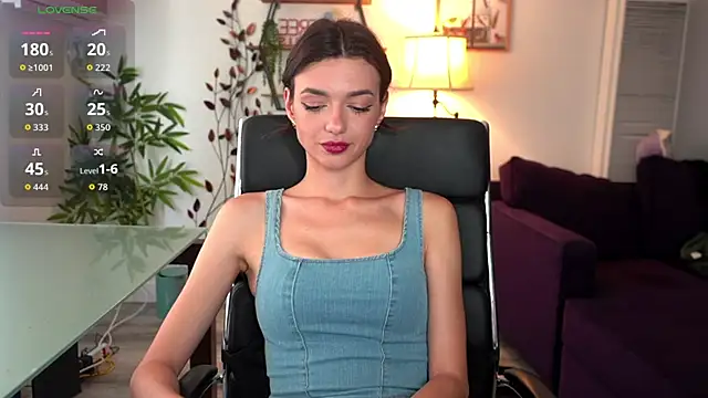 Snapshot of olivia_jeas chatting on 27, 6, 2026 olivia jeas online show from 27, 6, 2026