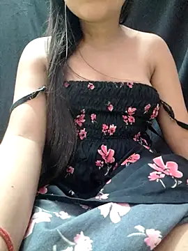 Snapshot of Roshni_98 chatting on 24, 6, 2026 Roshni 98 online show from 24, 6, 2026