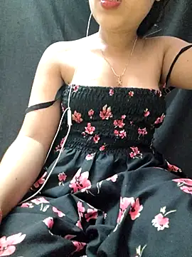 Snapshot of Roshni_98 chatting on 15, 7, 2026 Roshni 98 online show from 15, 7, 2026