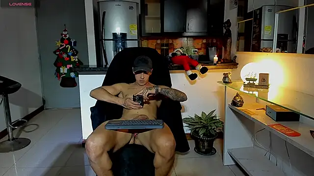 Snapshot of Dominic_Joness chatting on 13, 11, 2025 Dominic Joness online show from 13, 11, 2025