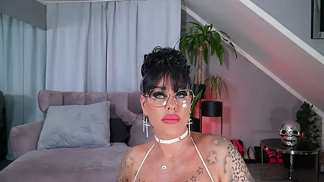hotmilfbitch online show from 28, 2, 2025