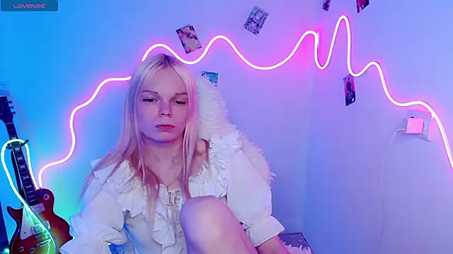 Emily Nyaffee online show from 30, 10, 2025