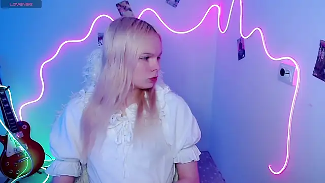 Emily Nyaffee online show from 28, 10, 2025