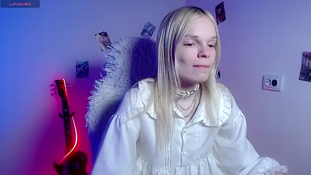 Snapshot of Emily_Nyaffee chatting on 22, 3, 2026 Emily Nyaffee online show from 22, 3, 2026